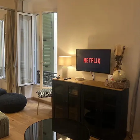 Cosy Air-conditioned In The Heart Of 公寓